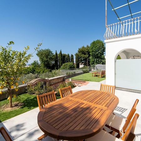アナカプリ La Minucciola Capri Bed & Breakfast エクステリア 写真