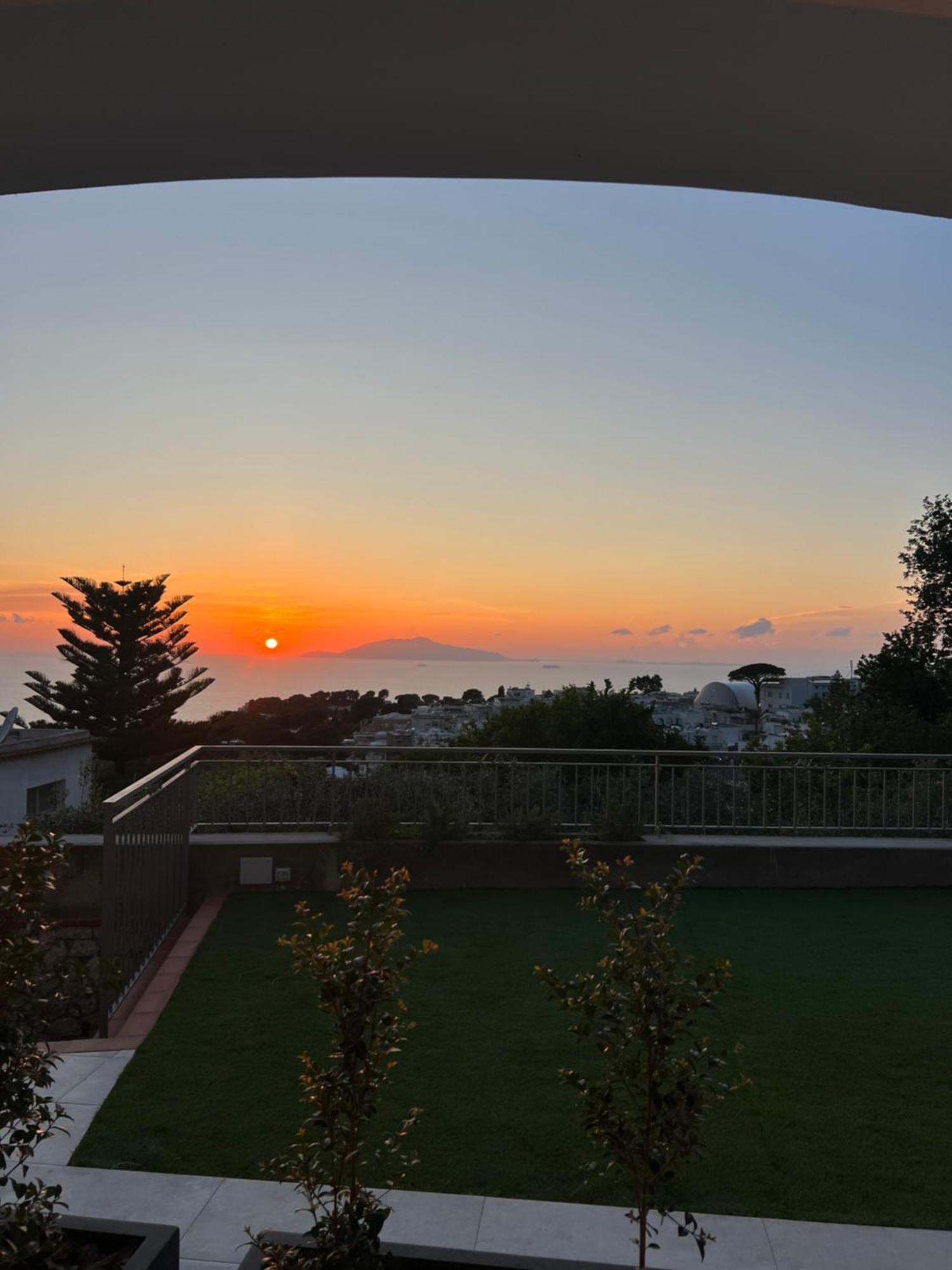 アナカプリ La Minucciola Capri Bed & Breakfast エクステリア 写真