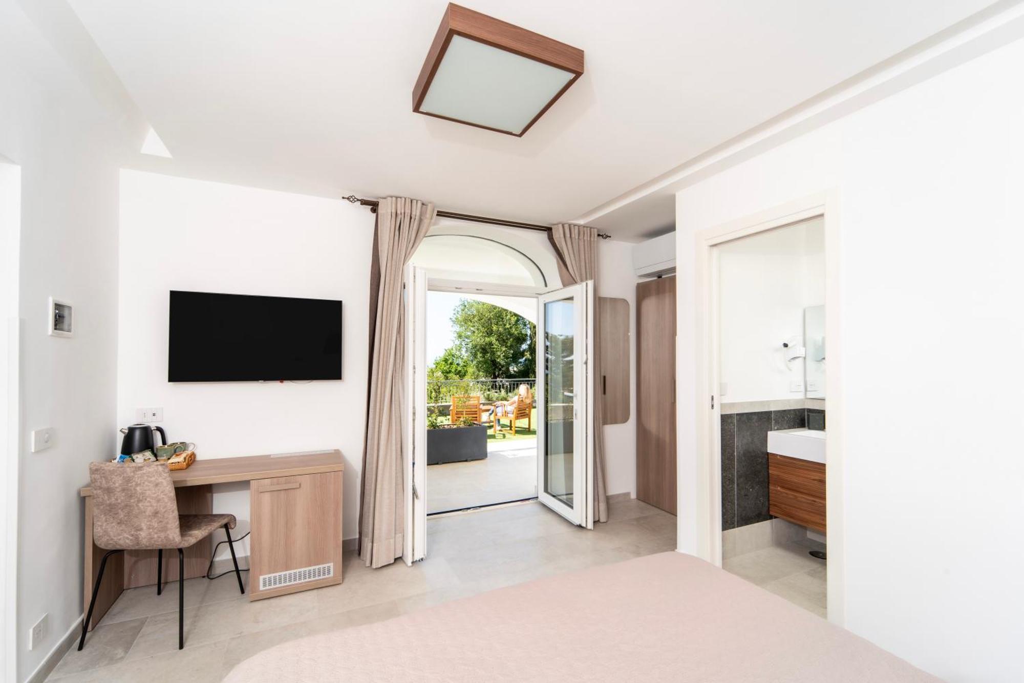 アナカプリ La Minucciola Capri Bed & Breakfast エクステリア 写真
