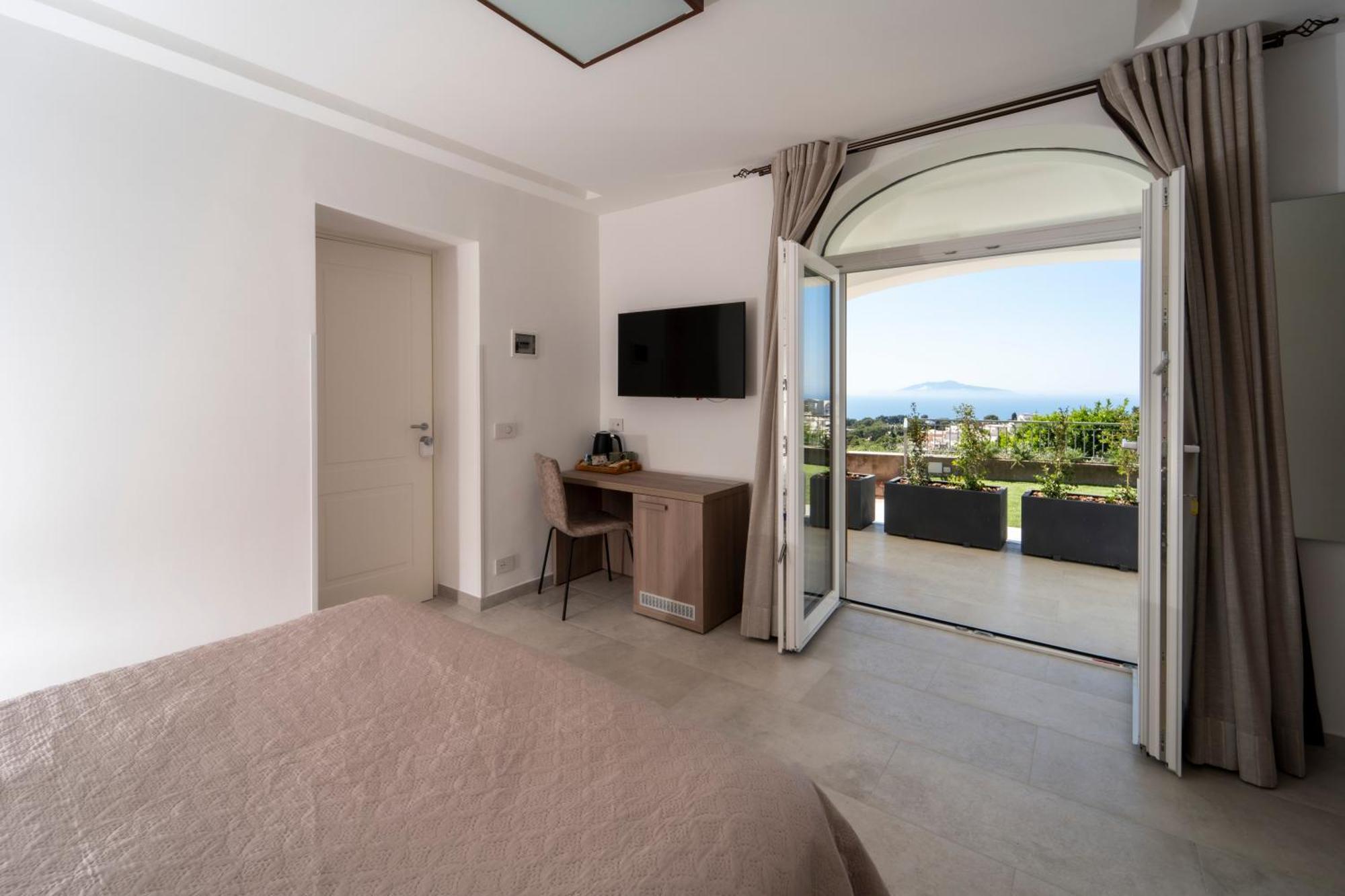 アナカプリ La Minucciola Capri Bed & Breakfast エクステリア 写真
