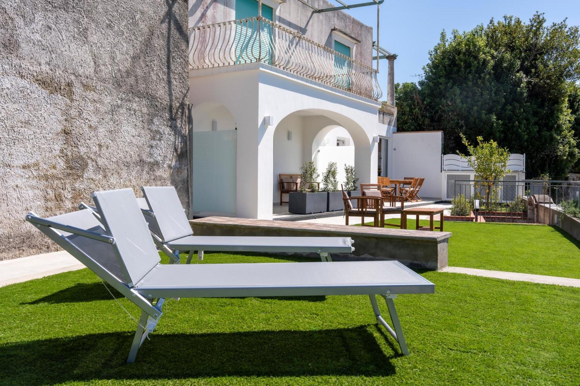 アナカプリ La Minucciola Capri Bed & Breakfast エクステリア 写真